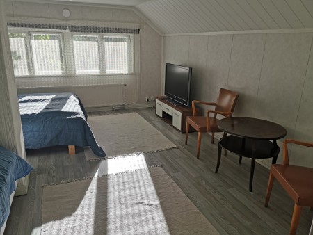 Yläkerran iso makuuhuone